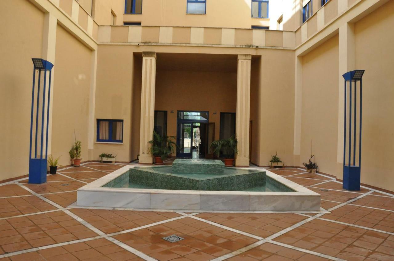 Apartamentos Luxsevilla Palacio Bagian luar foto